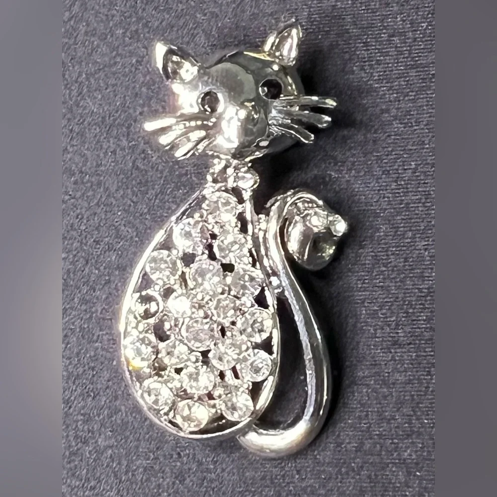 Vintage Silver Tone Cat Kitty Brooch / Pin w/ Sparkly Rhinestones